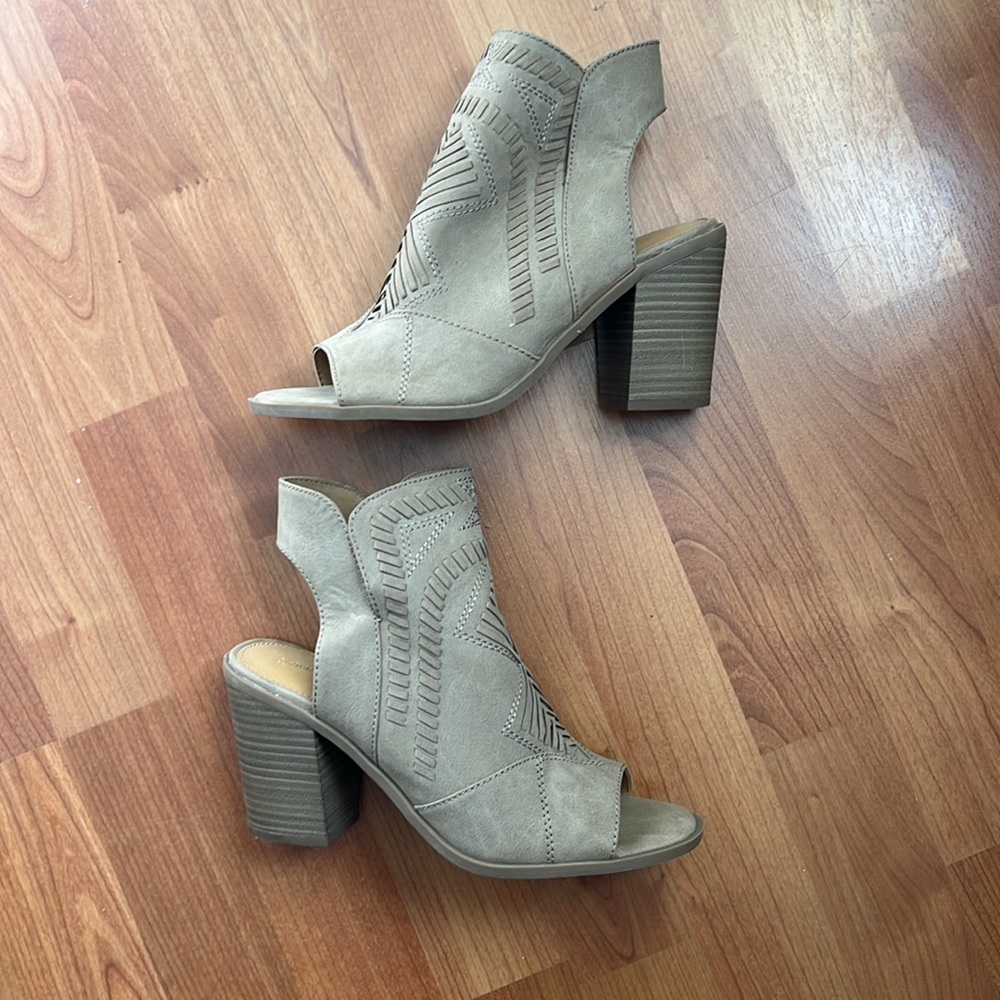 Open toe Booties - Picture 5 of 5